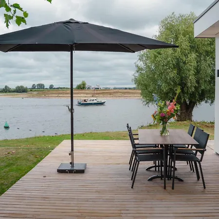 Holiday Marinapark Bad Nederrijn-2 *